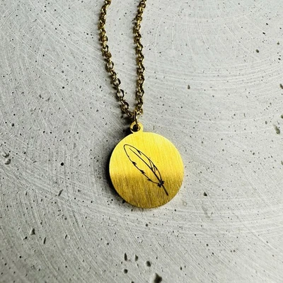 Halskette vergoldet • 45 cm • rundes Feder-Medaillon • B-Ware • Unisex - Bild 1 von 4