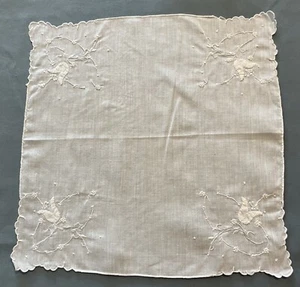 Schönes Vintage weiß auf weiß Applikation Blumen Taschentuch Taschentuch 10" - Bild 1 von 11