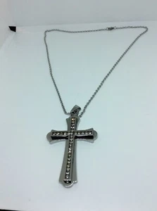 Cruz en capas con colgante de varias circonitas cúbicas con cadena de 20 pulgadas nuevo - Imagen 1 de 4