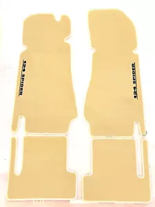 Alfombrillas de terciopelo crema para Fiat 124 Spider 1966-1985 con logo negro - Imagen 1 de 1