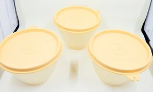Juego de 3 cuencos Tupperware Wonderlier transparentes con tapas de almendra #148 con 215 sellos - Imagen 1 de 5