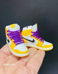 CUSTOM 1/6 GELBE Turnschuhe Schuhe für 12"" MÄNNLICHE Figur Körper Puppe ZUBEHÖR - Bild 1 von 3