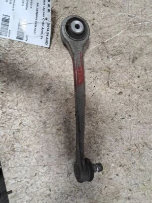 Brazo de control superior delantero lado pasajero Rh 2014 S4 Audi Sku#3977811 Foto 1 de 4