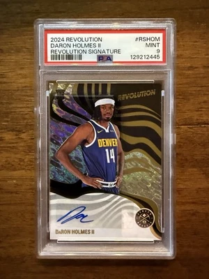 2024-25 PANINI REVOLUTION SIGNATURES - DARON HOLMES II ROOKIE CARD RC PSA 9 AUTO - Image 1 of 2