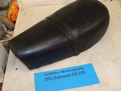 Kawasaki Ke100 Enduro 1981 completo OEM asiento bandeja base cubierta de espuma bonita Foto 1 de 4