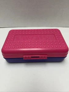 Scatola portamatite plastica Spacemaker vintage anni 90 rosa superiore viola fondo - Foto 1 di 7