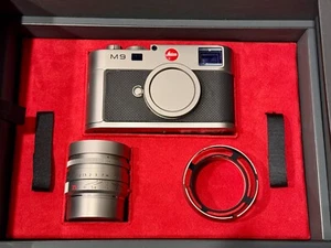 Leica M9 Titan by Walter de' Silva (Lens mint, camera non functional) #59/500 - Picture 1 of 21