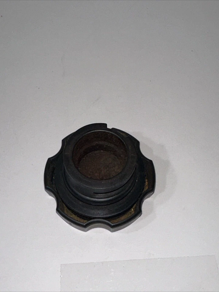 Tapa de aceite de motor 00-06 LS 5.3 Tahoe Suburban Sierra Yukon Escalade Chevy GMC Caddy Foto 1 de 4