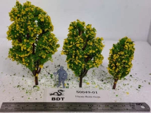 BDT Trees S0049-01 - tutte le scale - albero a quattro rami - giallo, verde medio - confezione da 10/10 - Foto 1 di 4