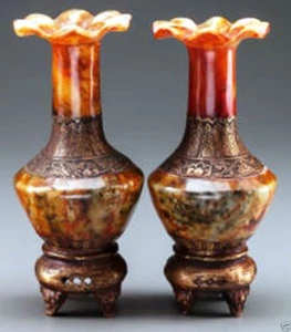 A031 Paar antike chinesische geschnitzte rote Achat Vasen aus Nachlass mit vergoldeten Metallmontierungen - Bild 1 von 11