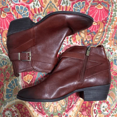 Vince Camuto cognac colored women’s booties size 9 - Image 1 of 4