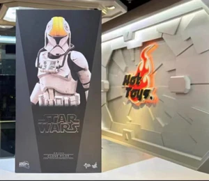 ¡Listo! Nuevo Hot Toys MMS648 STAR WARS II: ATTACK OF THE CLONES 1/6 CLON PILOTO - Imagen 1 de 13
