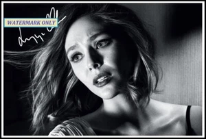 Elizabeth Olsen, Autographed, Cotton Canvas Image. Limited Edition (EO-200x) - Picture 1 of 1
