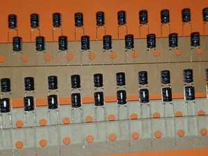 25x Elko 10µF/50V 105°C Elna RM 5mm 10uF - Picture 1 of 2