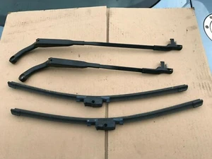 Audi TT 3.2 MK1 AERO WIPER ARMS + BLADES GENUINE AUDI RHD - Picture 1 of 4