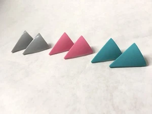 Vintage 80’s Earrings Lot 3 Pairs Triangle Studs Plastic - Picture 1 of 5