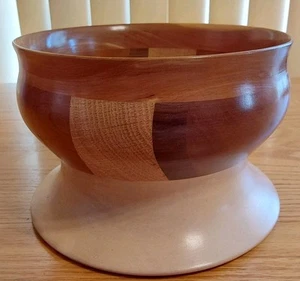 Hand Turned Segmented Wooden Bowl Signed By Pete Thoma Mansfield Ohio 2004 - Picture 1 of 7