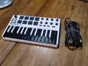 Akai Professional MPK Mini Mk2 Mark II 25-Key Midi USB Keyboard - Working - Picture 1 of 4