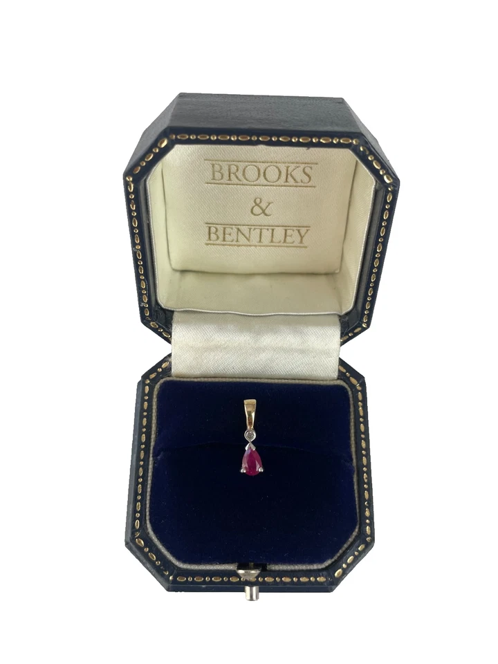 Ruby and Diamond Pendant 9ct Gold Diamond & Ruby Pendant 9ct Gold Pendant - Image 1 of 4
