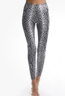 Leggings Commando Estampado Serpiente GRANDES Control Imitación Cuero Negro Gris HECHOS EN EE. UU. Foto 1 de 4