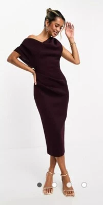 Vestido de fantasía/invitada de boda de diseño de Asos de 4 altos Foto 1 de 4