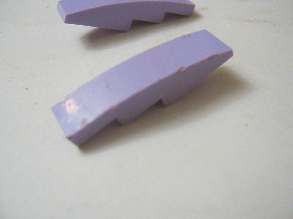 Lego Lot 2 Sand Purple, Light Purple 1x4 Curved Brick No Studs, 11153 (028-14) - Image 1 of 1
