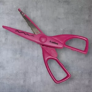 Arabian Decorative Edge Scissors 2.5" Pink Scrapbooking Papercrafting Cardmaking - Picture 1 of 5