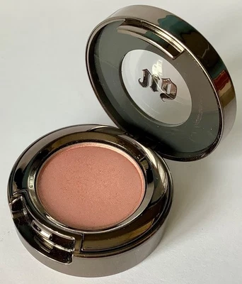URBAN DECAY Eyeshadow in SCRATCH Rose Gold Shimmer *BN Full Size* - Image 1 of 4