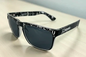 QUICKSILVER ITALY quadratische Sonnenbrille Damen Jugend Jugendliche schwarzes Gestell graue Gläser - Bild 1 von 13