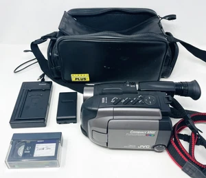 Working JVC GR-AXM70 Camcorder VHS-C Compact w/ Bag Battery Charger Camera - Picture 1 of 16