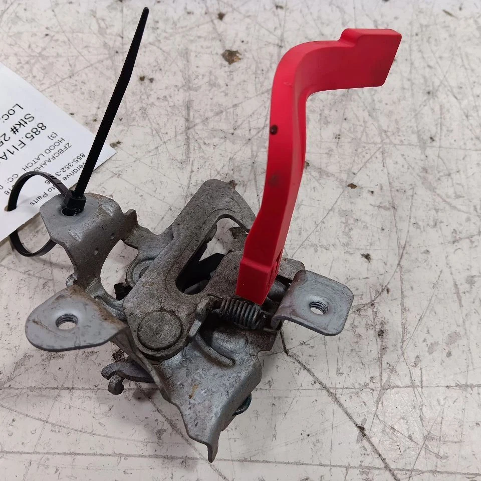 Fiat 500 Hood Latch 2018 - Image 1 of 4