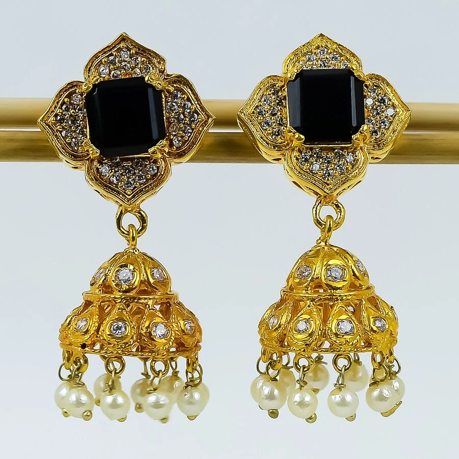 Brincos lustre folheados a ouro com pedra preciosa ônix preto joias de grife 2,5" - Imagem 1 de 1