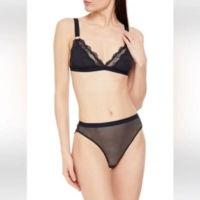 STELLA MCCARTNEY**Bea Treasuring Sujetador Azul Marino + Conjunto de Ropa Interior**Pequeño $229 Foto 1 de 4