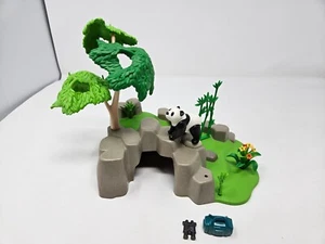 2013 Playmobil Wildlife 5414 Panda Researcher in Bamboo Forest! - Picture 1 of 7