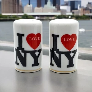 Vintage I Love NY Salt and Pepper Shakers Heart New York Travel Memorabilia - Picture 1 of 7