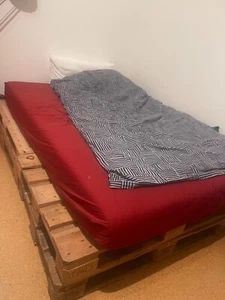 Paletten Bett 160x200 mit der Matratze - Bild 1 von 2