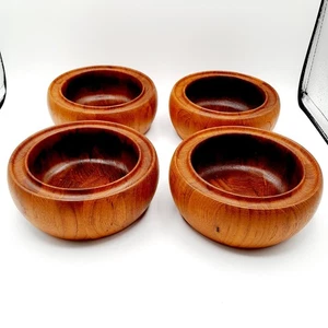 Juego de 4 cuencos de madera pavimentados 308 Danmark de teca de 6" de ancho con borde cóncavo - Imagen 1 de 9