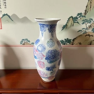 Vintage Hand-Painted Floral Ceramic Vase – Elegant East Asian Style Decor - Picture 1 of 6