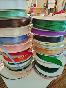 50 Bänder Konvolut für Pakete, Geschenke, Scrapbooking, Basteln gebraucht Posten - Bild 1 von 7