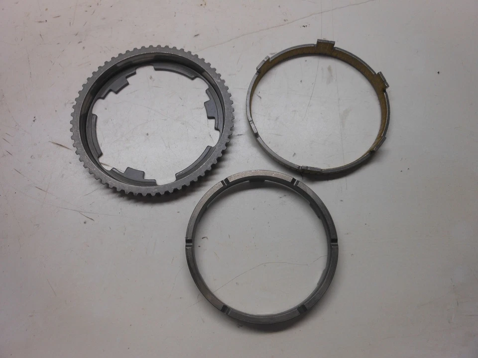 09-17 ANILLO BLOQUEADOR SINCRONIZADOR SEGUNDA MARCHA CHALLENGER/VIPER SRT 3ª a 4ª (vn25) Foto 1 de 1