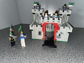 LEGO Castle: Black Falcons Knight's (6073) 100% Complete
