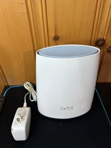 Netgear Orbi RBR40 Router AC2200 Tri-band WiFi with Power Cord - Picture 1 of 2