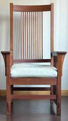 Silla Stickley American Cherry con respaldo alto con respaldo de husillo y laterales Foto 1 de 4