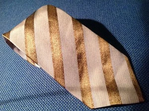 ISAIA Napoli - WOVEN SILK NECKTiE - BLUE BROWN ELEGANT STRIPE DESIGN $235 NWOT - Picture 1 of 3