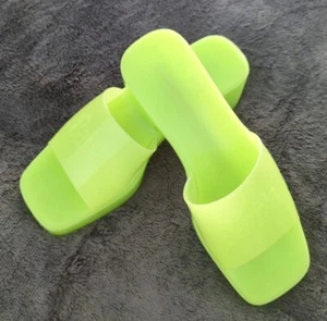 Women Men Mattel Forever 21 Green Barbie Jelly Block Heels Size 8 Shoes Wedges - Picture 1 of 7