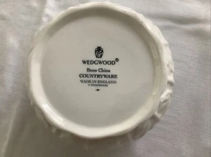 Wedge wood China Cabbage Leaf Plant Pot - Picture 1 of 3