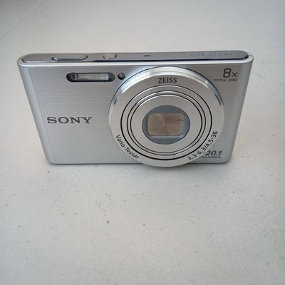 Sony CyberShot DSC-W830 Digital Camera 20.1MP 8x Zoom Silver Great Cond Read Des - Image 1 of 4