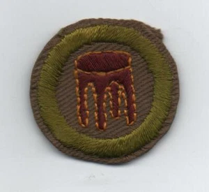 Distintivo al merito della lavorazione del legno, tipo C marrone stretto crimpato (1938-46), usato - Foto 1 di 1