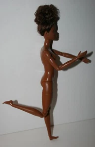 Muñeca Barbie Mattel AA pelo marrón updo, ojos avellana, totalmente articulada - Imagen 1 de 10