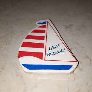 Magnete frigorifero per piastrelle in ceramica Lake Barkley Kentucky barca a vela piastrelle da viaggio souvenir - Foto 1 di 9